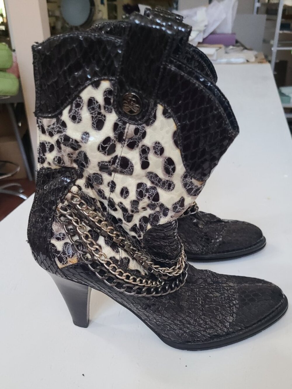 J. Reneé Black & Cream Animal Print Chain Boots – Size 9.5 These fabulous J. Re